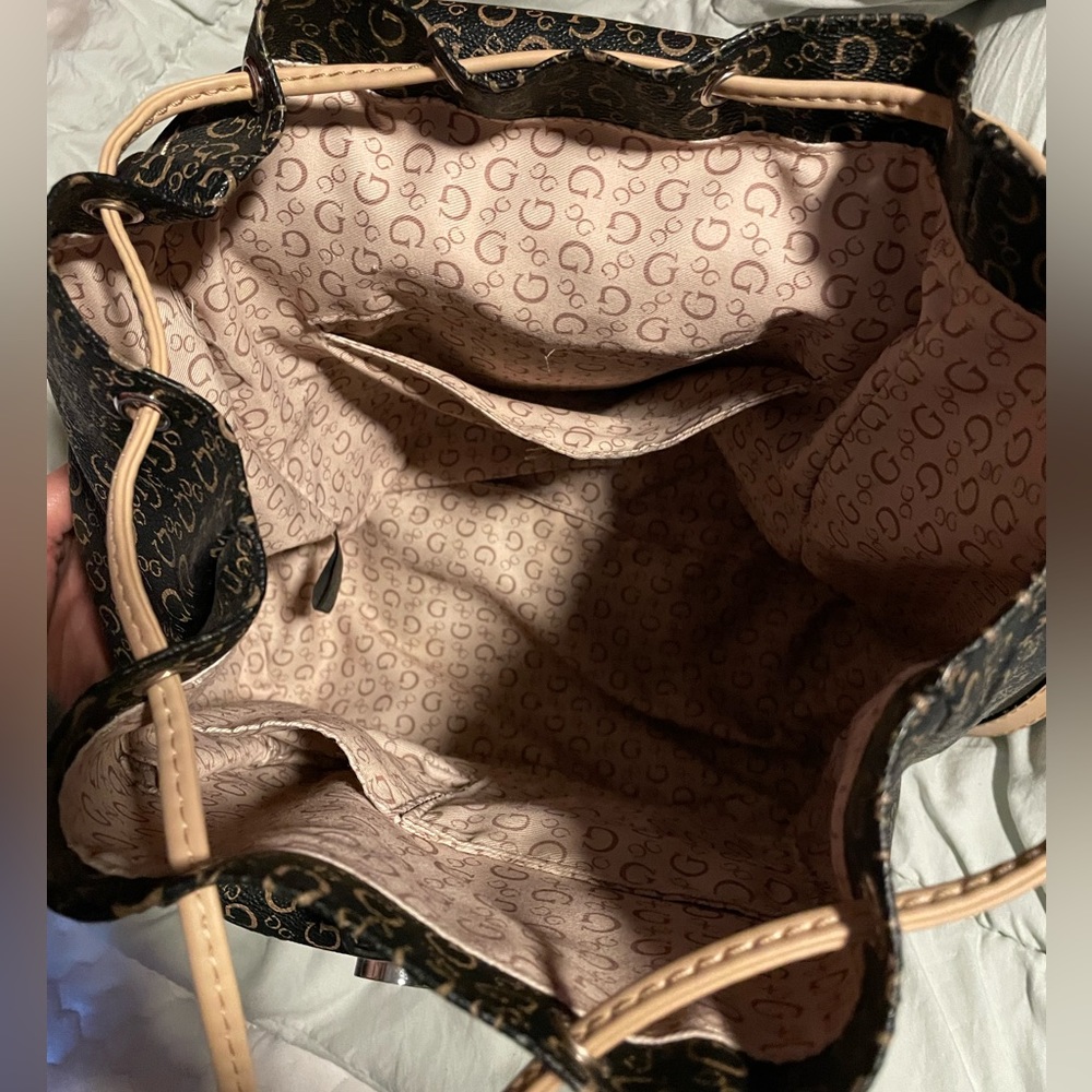 Selling my used brown/ beige backpack - Picture 2 of 2
